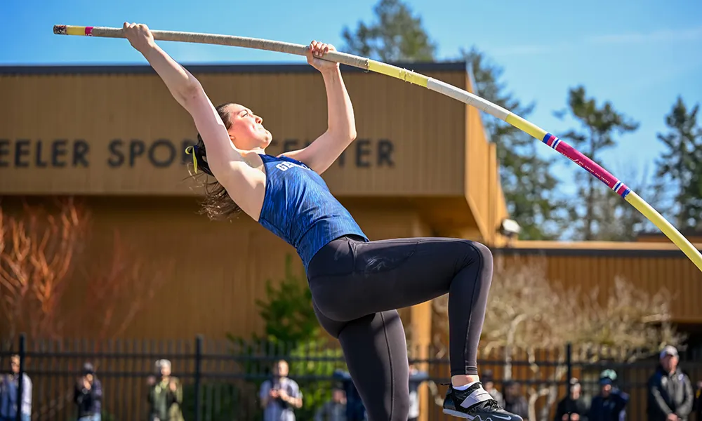 Grace Tully pole vaulting